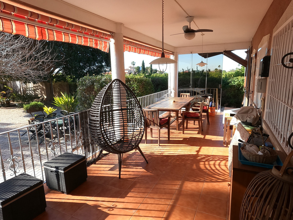 For sale - 3 Bedroom 2 Bathroom House - Finca - Cortijo in Orihuela - Orihuela Centro  - Alicante