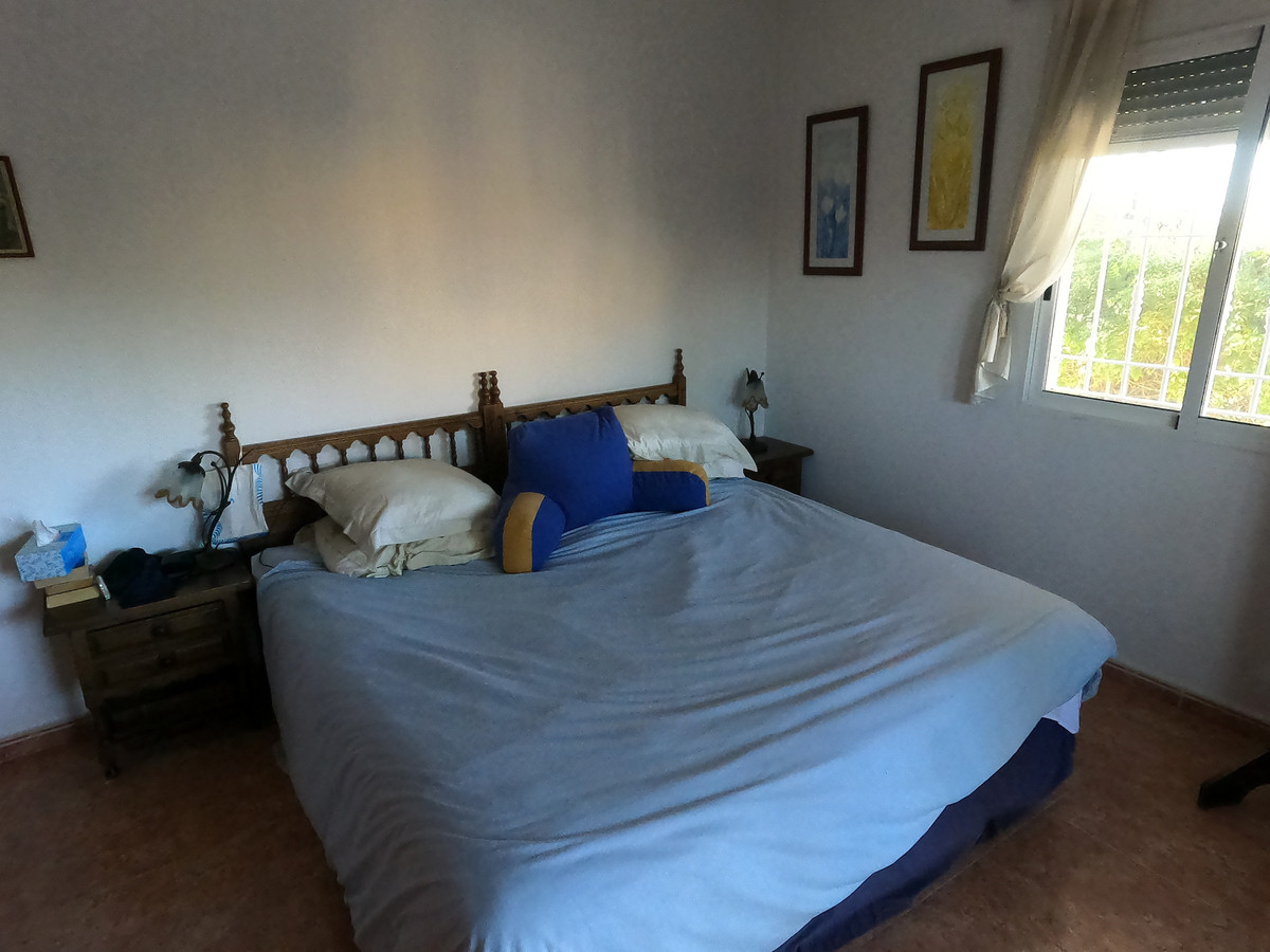 For sale - 3 Bedroom 2 Bathroom House - Finca - Cortijo in Orihuela - Orihuela Centro  - Alicante