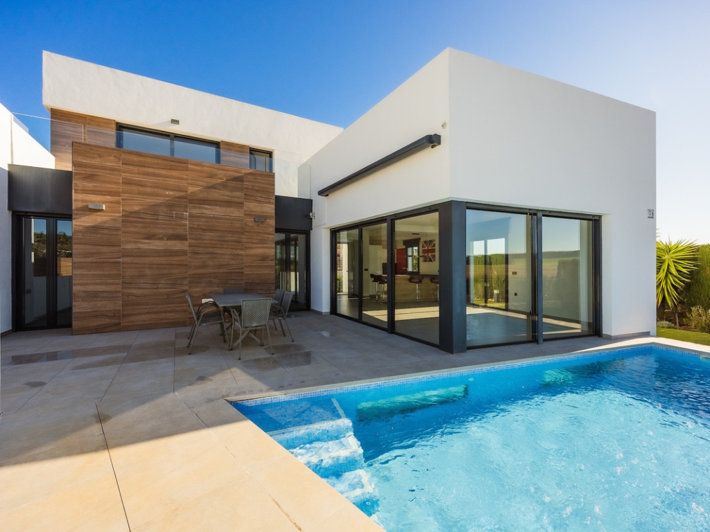 4 Bedroom 3 Bathroom House - Detached Villa in Algorfa