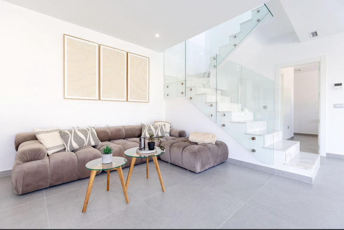 For sale - 3 Bedroom 2 Bathroom House - Detached Villa in Algorfa - La Finca Golf  - Alicante