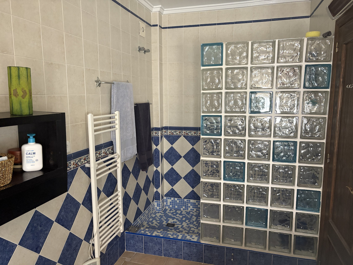 For sale - 3 Bedroom 2 Bathroom House - Detached Villa in Algorfa - Algorfa Centro  - Alicante