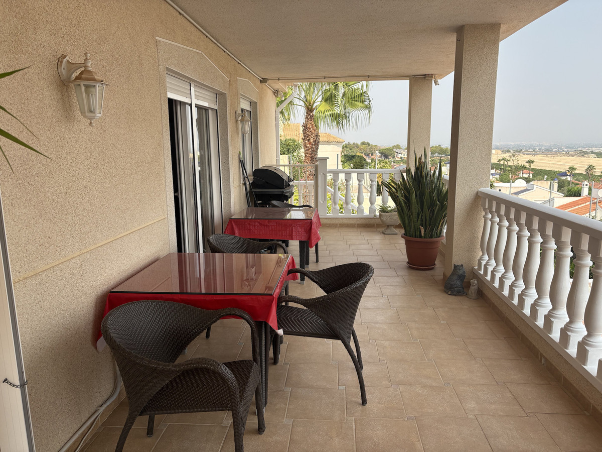 For sale - 3 Bedroom 2 Bathroom House - Detached Villa in Algorfa - Algorfa Centro  - Alicante
