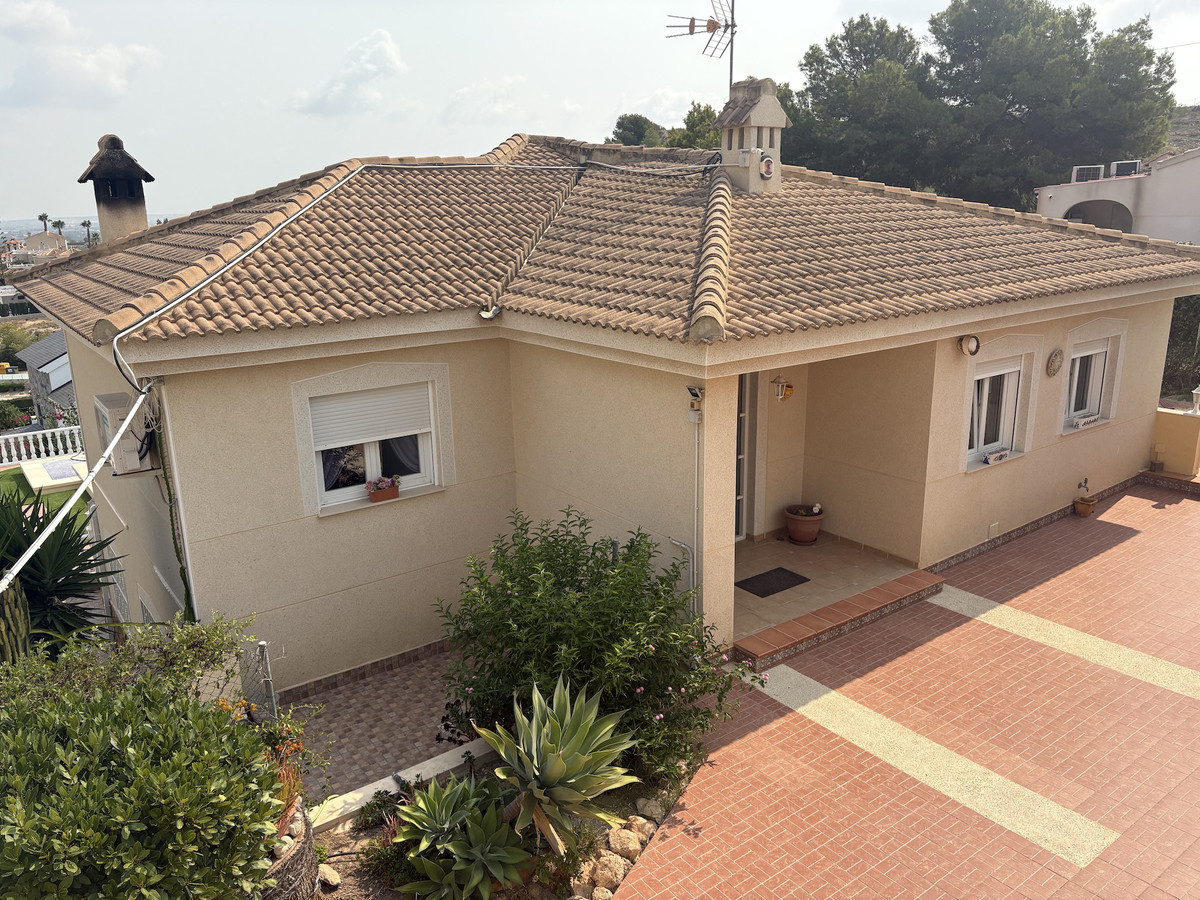For sale - 3 Bedroom 2 Bathroom House - Detached Villa in Algorfa - Algorfa Centro  - Alicante