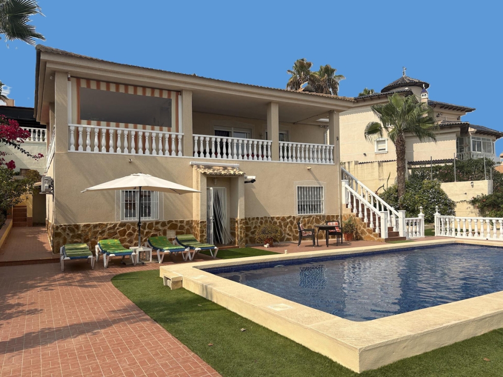 3 Bedroom 2 Bathroom House - Detached Villa in Algorfa
