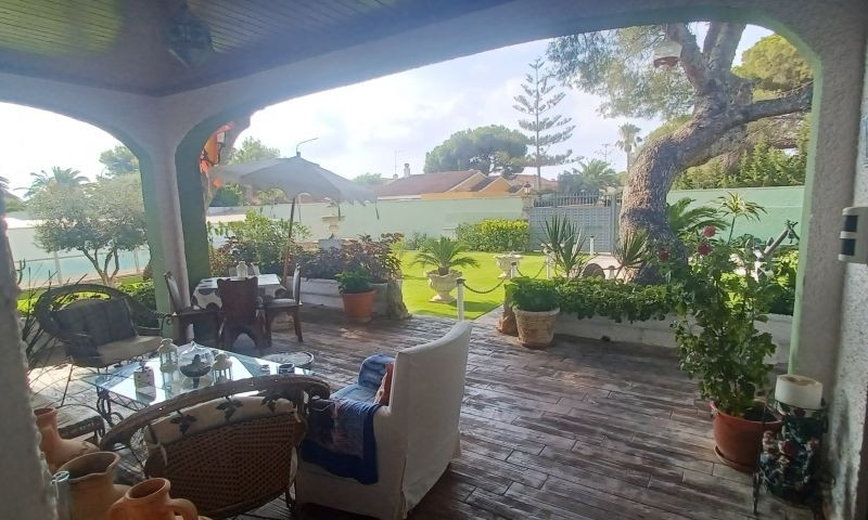 For sale - 3 Bedroom 3 Bathroom House - Detached Villa in Orihuela - Orihuela Costa  - Alicante
