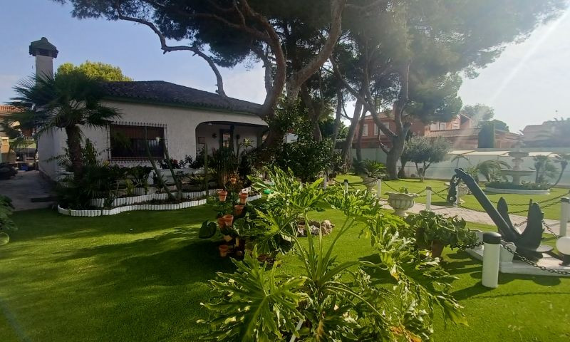 For sale - 3 Bedroom 3 Bathroom House - Detached Villa in Orihuela - Orihuela Costa  - Alicante