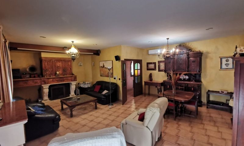 For sale - 4 Bedroom 4 Bathroom House - Detached Villa in Orihuela - Orihuela Centro  - Alicante