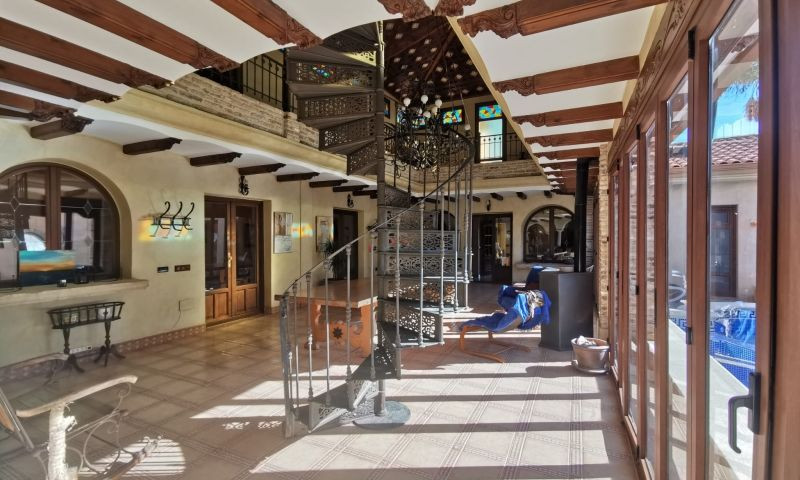 For sale - 4 Bedroom 4 Bathroom House - Detached Villa in Orihuela - Orihuela Centro  - Alicante