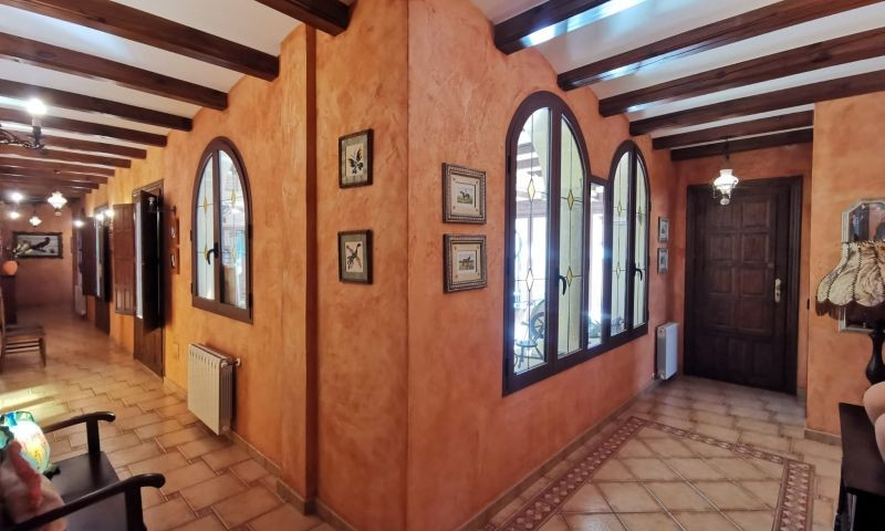 For sale - 4 Bedroom 4 Bathroom House - Detached Villa in Orihuela - Orihuela Centro  - Alicante