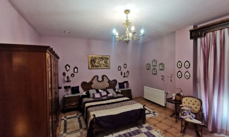 For sale - 4 Bedroom 4 Bathroom House - Detached Villa in Orihuela - Orihuela Centro  - Alicante