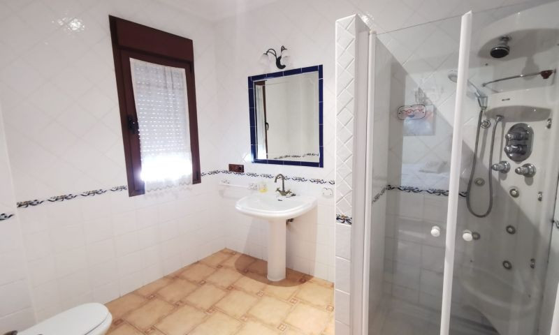 For sale - 4 Bedroom 4 Bathroom House - Detached Villa in Orihuela - Orihuela Centro  - Alicante