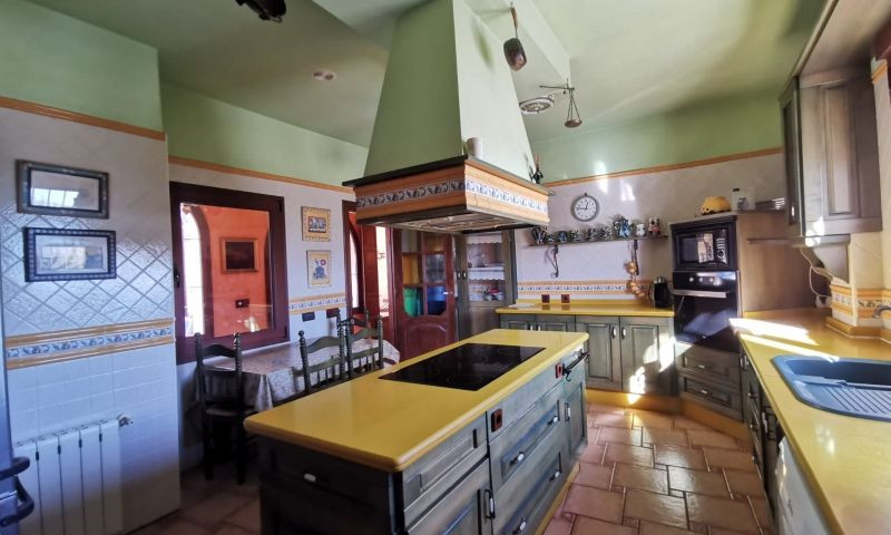 For sale - 4 Bedroom 4 Bathroom House - Detached Villa in Orihuela - Orihuela Centro  - Alicante