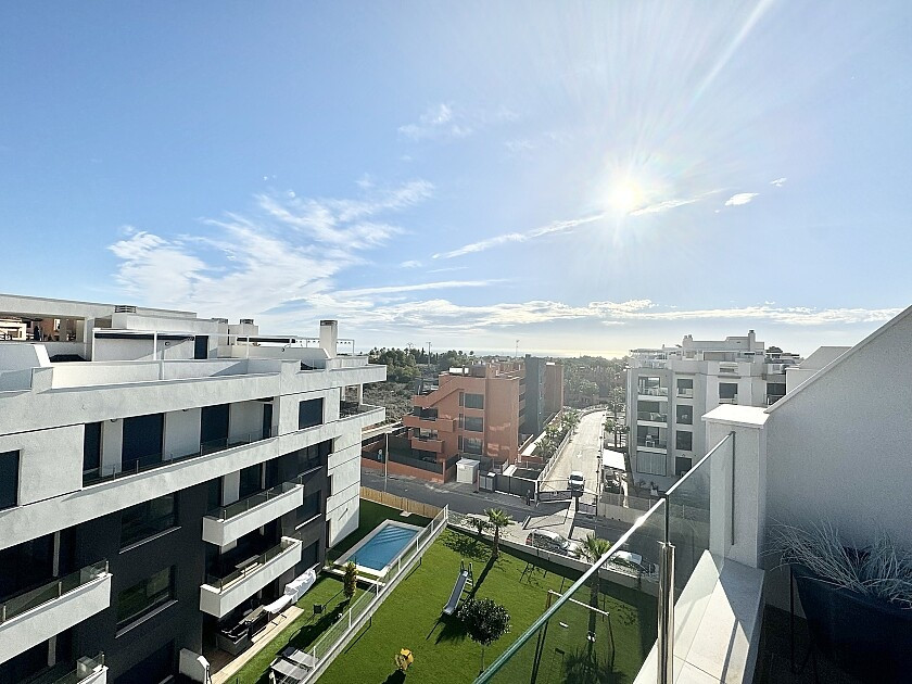 For sale - 3 Bedroom 2 Bathroom Apartment - Penthouse in Orihuela - Villamartin  - Alicante