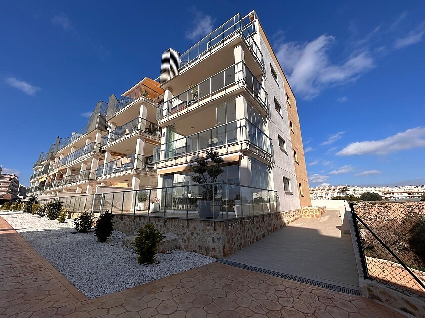 For sale - 2 Bedroom 2 Bathroom Apartment - Ground Floor Apartment in Orihuela - Villamartin  - Alicante