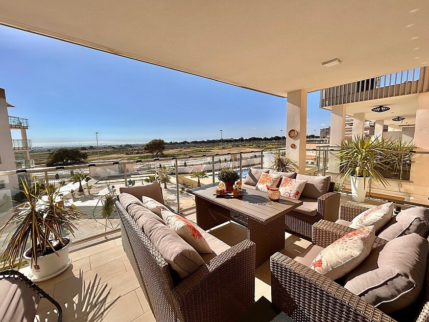 For sale - 2 Bedroom 2 Bathroom Apartment - Ground Floor Apartment in Orihuela - Villamartin  - Alicante