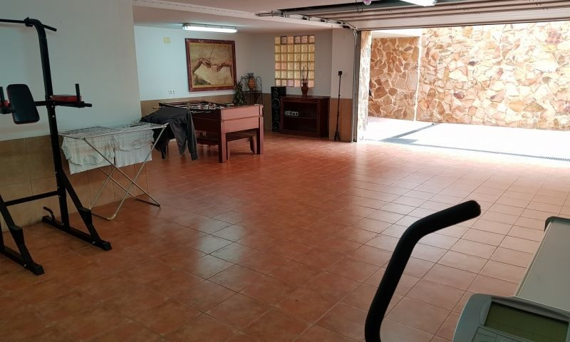 For sale - 4 Bedroom 3 Bathroom House - Detached Villa in Torrevieja - Torrevieja Centro  - Alicante
