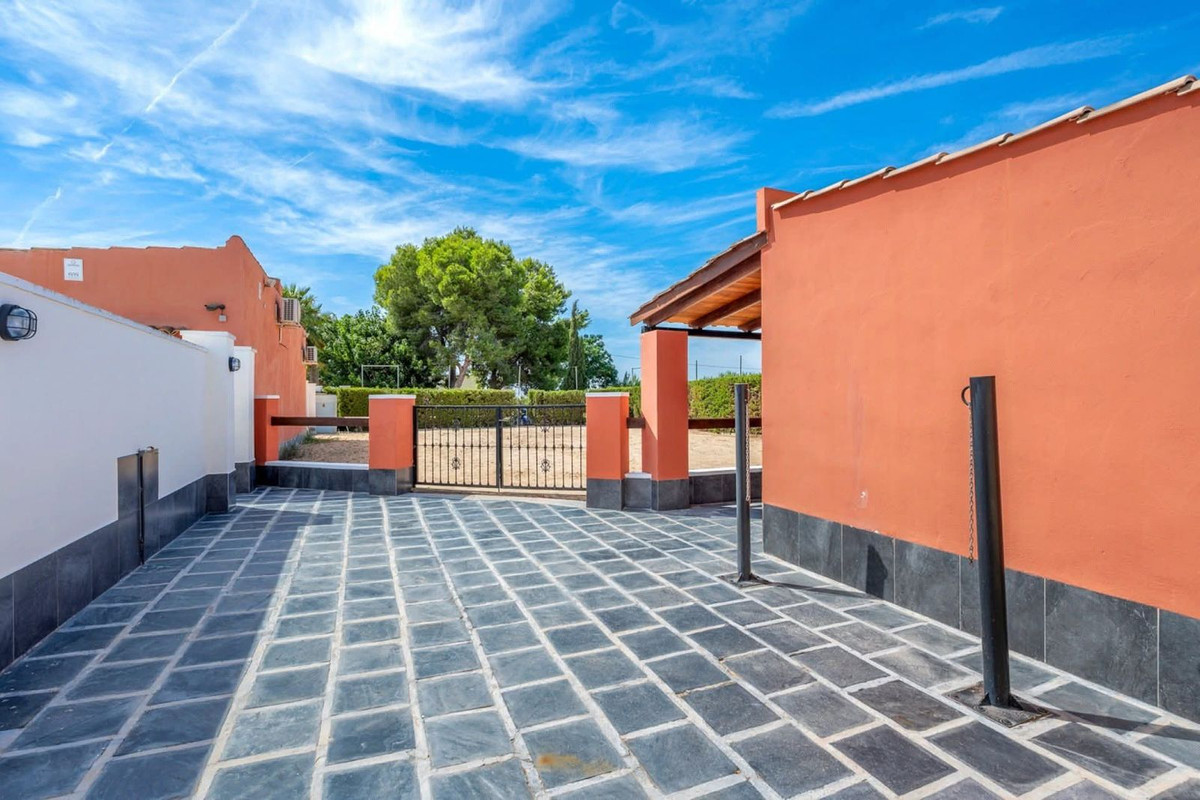 For sale - 6 Bedroom 4 Bathroom House - Finca - Cortijo in Almoradi - Heredades  - Alicante