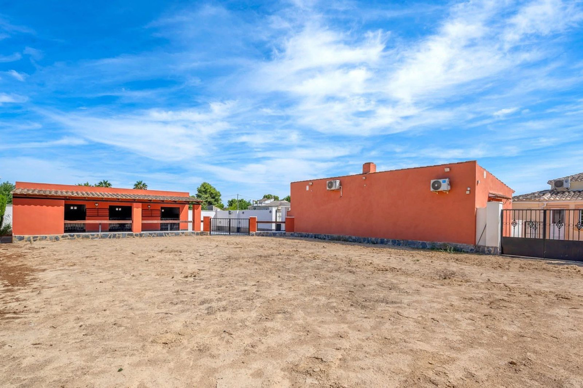 For sale - 6 Bedroom 4 Bathroom House - Finca - Cortijo in Almoradi - Heredades  - Alicante