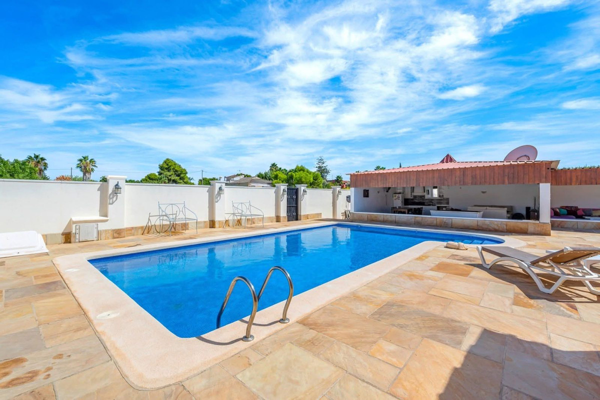 For sale - 6 Bedroom 4 Bathroom House - Finca - Cortijo in Almoradi - Heredades  - Alicante