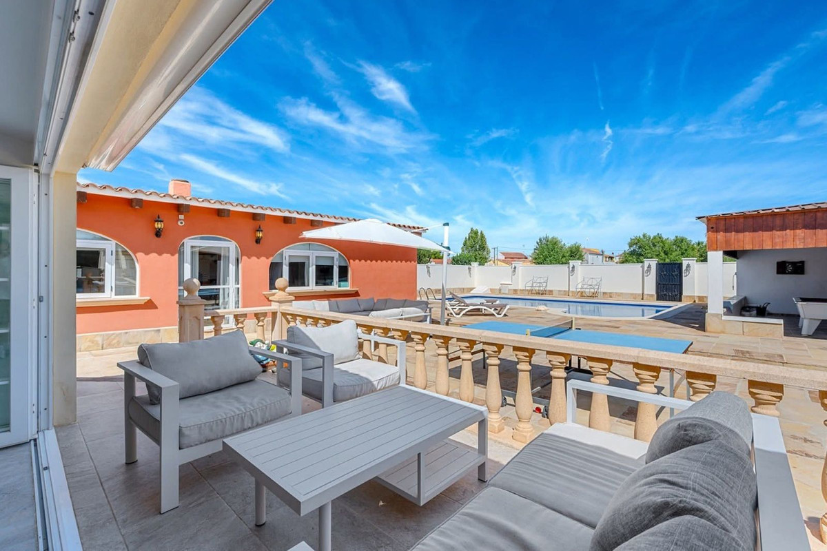 For sale - 6 Bedroom 4 Bathroom House - Finca - Cortijo in Almoradi - Heredades  - Alicante