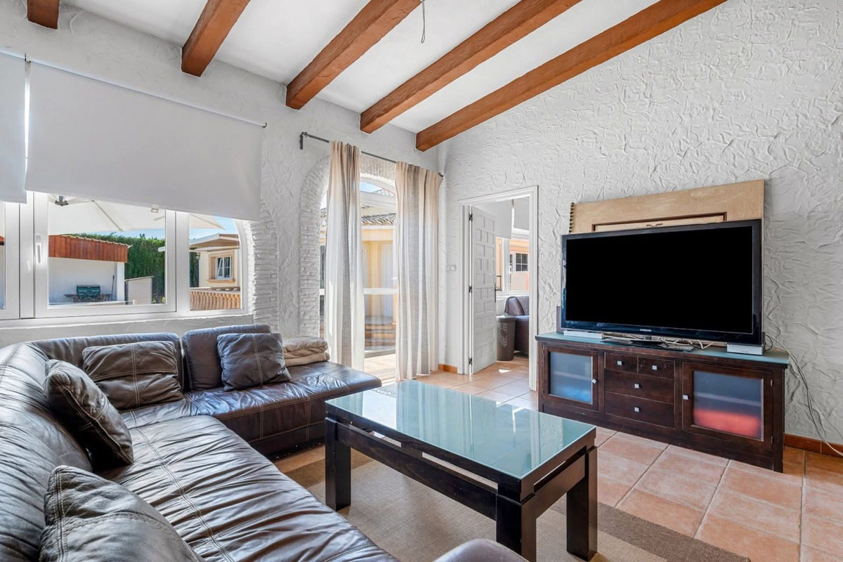 For sale - 6 Bedroom 4 Bathroom House - Finca - Cortijo in Almoradi - Heredades  - Alicante