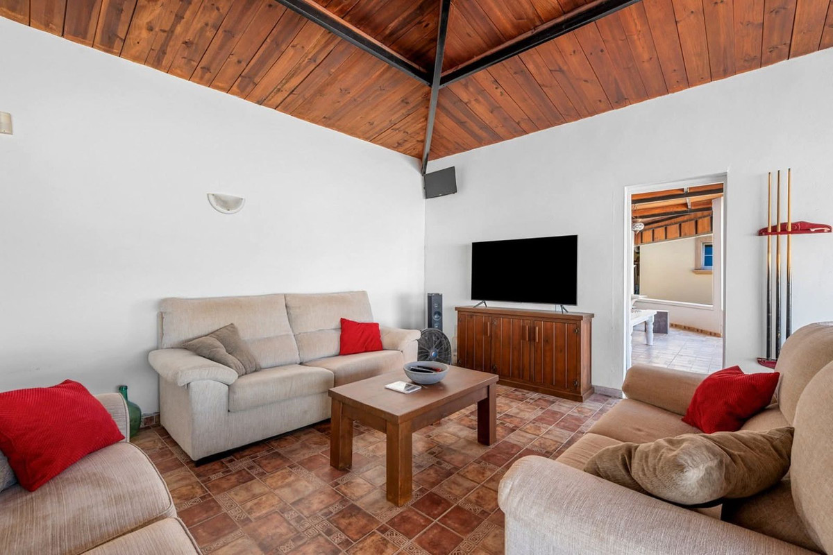 For sale - 6 Bedroom 4 Bathroom House - Finca - Cortijo in Almoradi - Heredades  - Alicante