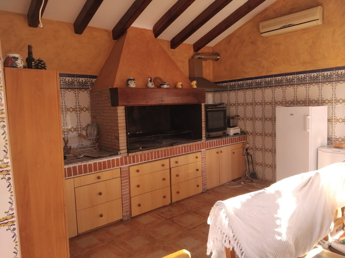 For sale - 5 Bedroom 3 Bathroom House - Detached Villa in Dolores - Dolores Centro  - Alicante
