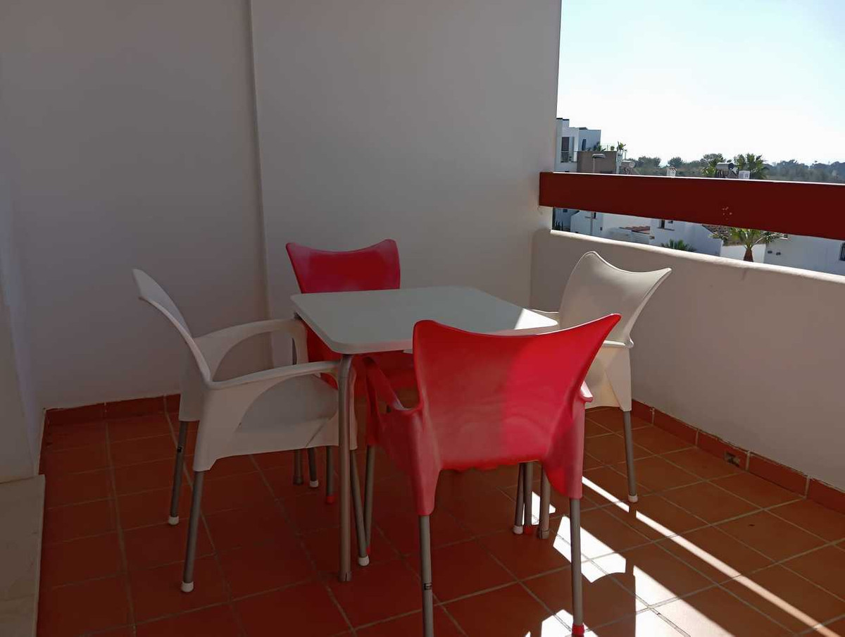 For sale - 2 Bedroom 2 Bathroom Apartment - Middle Floor Apartment in Orihuela - Villamartin  - Alicante