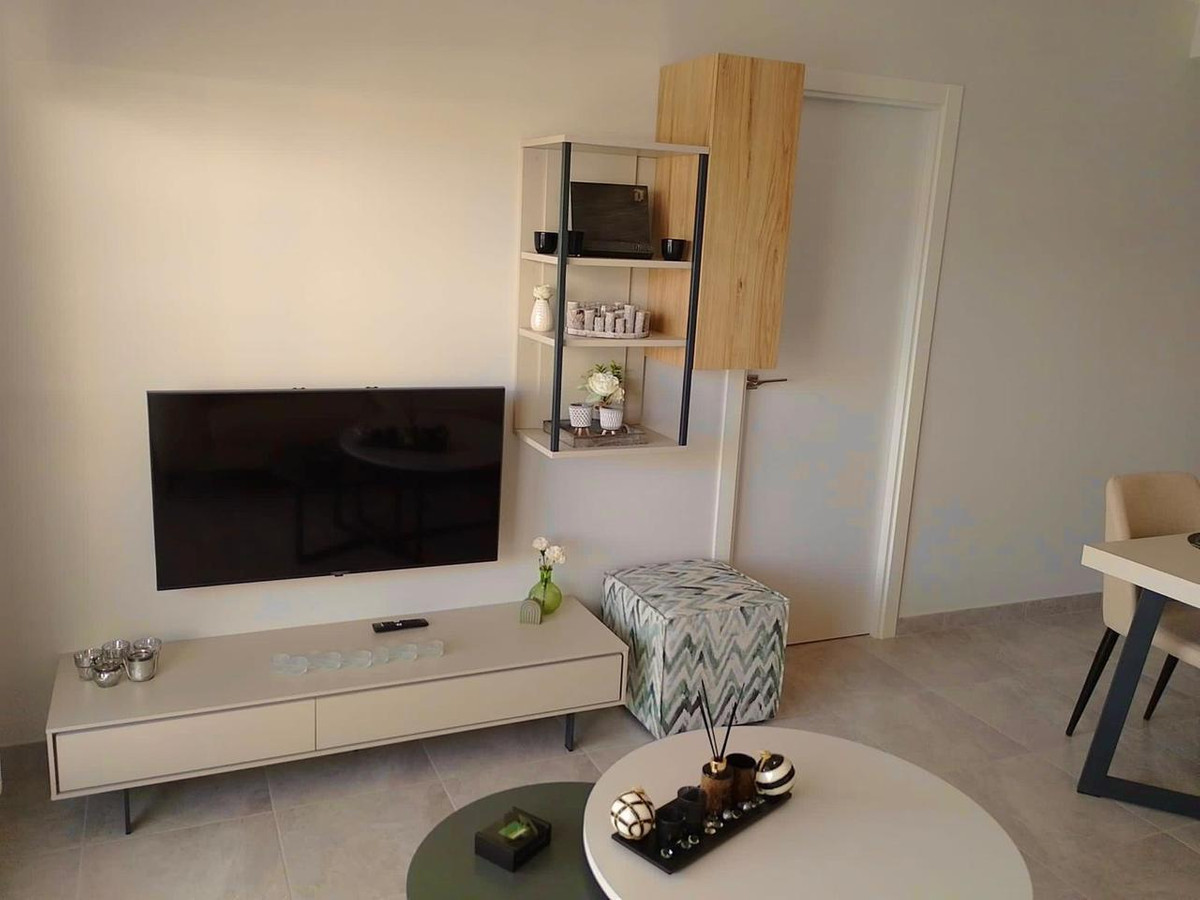 For sale - 2 Bedroom 2 Bathroom Apartment - Middle Floor Apartment in Orihuela - Villamartin  - Alicante