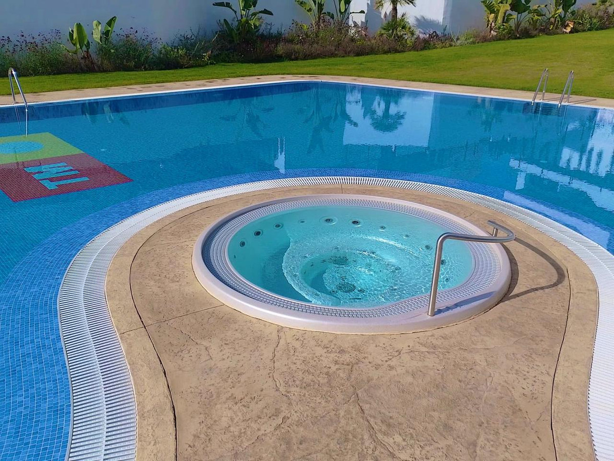 For sale - 2 Bedroom 2 Bathroom Apartment - Middle Floor Apartment in Orihuela - Villamartin  - Alicante