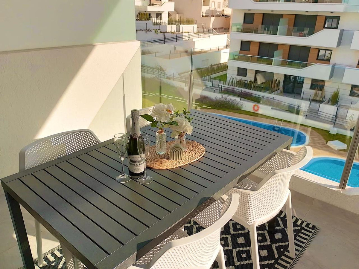 For sale - 2 Bedroom 2 Bathroom Apartment - Middle Floor Apartment in Orihuela - Villamartin  - Alicante