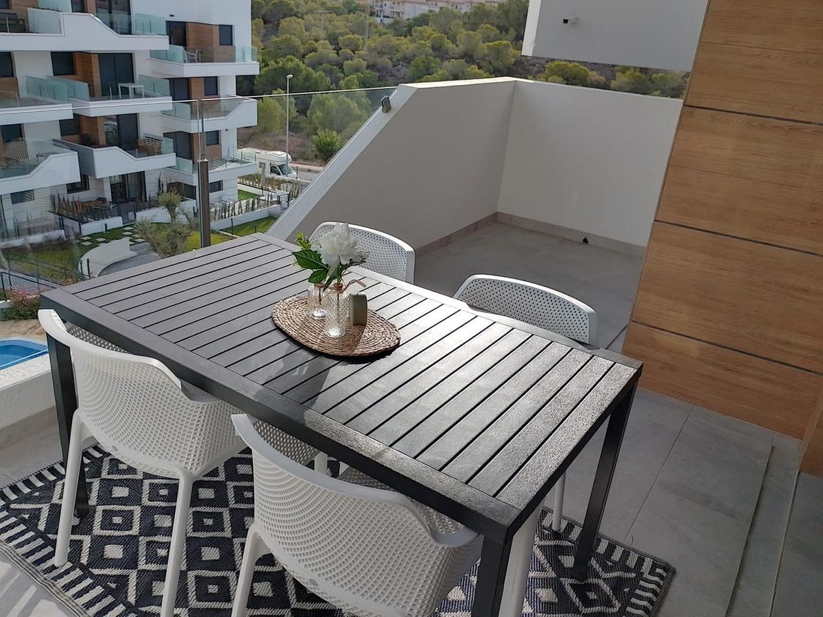 For sale - 2 Bedroom 2 Bathroom Apartment - Middle Floor Apartment in Orihuela - Villamartin  - Alicante