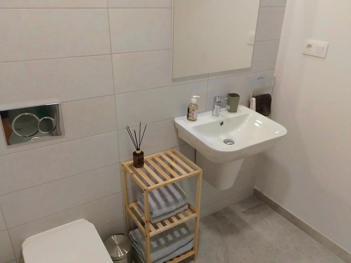 For sale - 2 Bedroom 2 Bathroom Apartment - Middle Floor Apartment in Orihuela - Villamartin  - Alicante