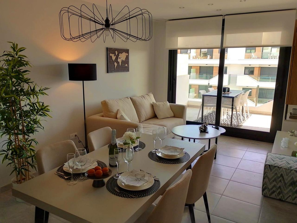 For sale - 2 Bedroom 2 Bathroom Apartment - Middle Floor Apartment in Orihuela - Villamartin  - Alicante