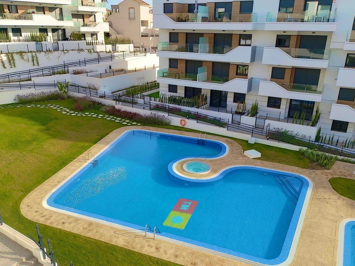 For sale - 2 Bedroom 2 Bathroom Apartment - Middle Floor Apartment in Orihuela - Villamartin  - Alicante