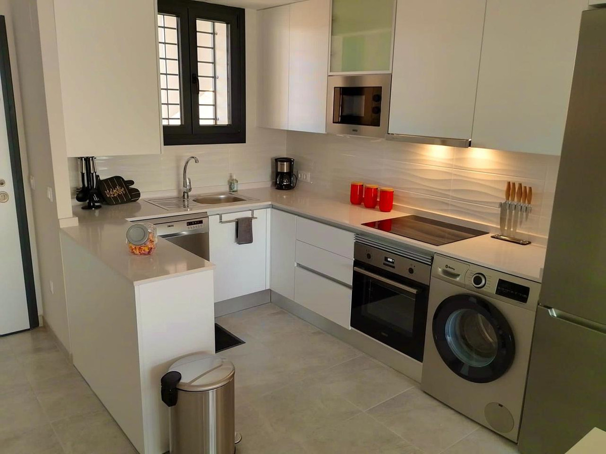 For sale - 2 Bedroom 2 Bathroom Apartment - Middle Floor Apartment in Orihuela - Villamartin  - Alicante