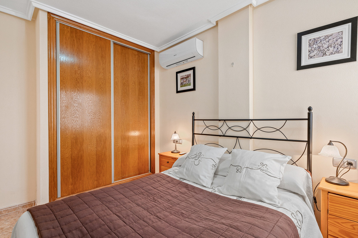 For sale - 2 Bedroom 1 Bathroom Apartment - Top Floor Apartment in Algorfa - Algorfa Centro  - Alicante