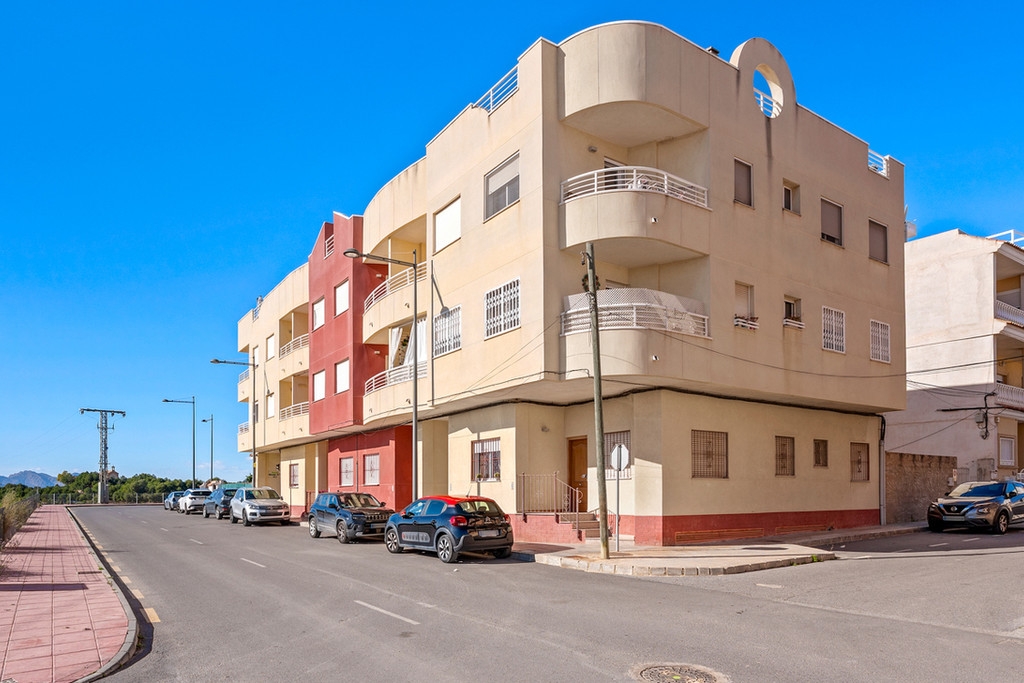 2 Bedroom 1 Bathroom Apartment - Top Floor Apartment in Algorfa