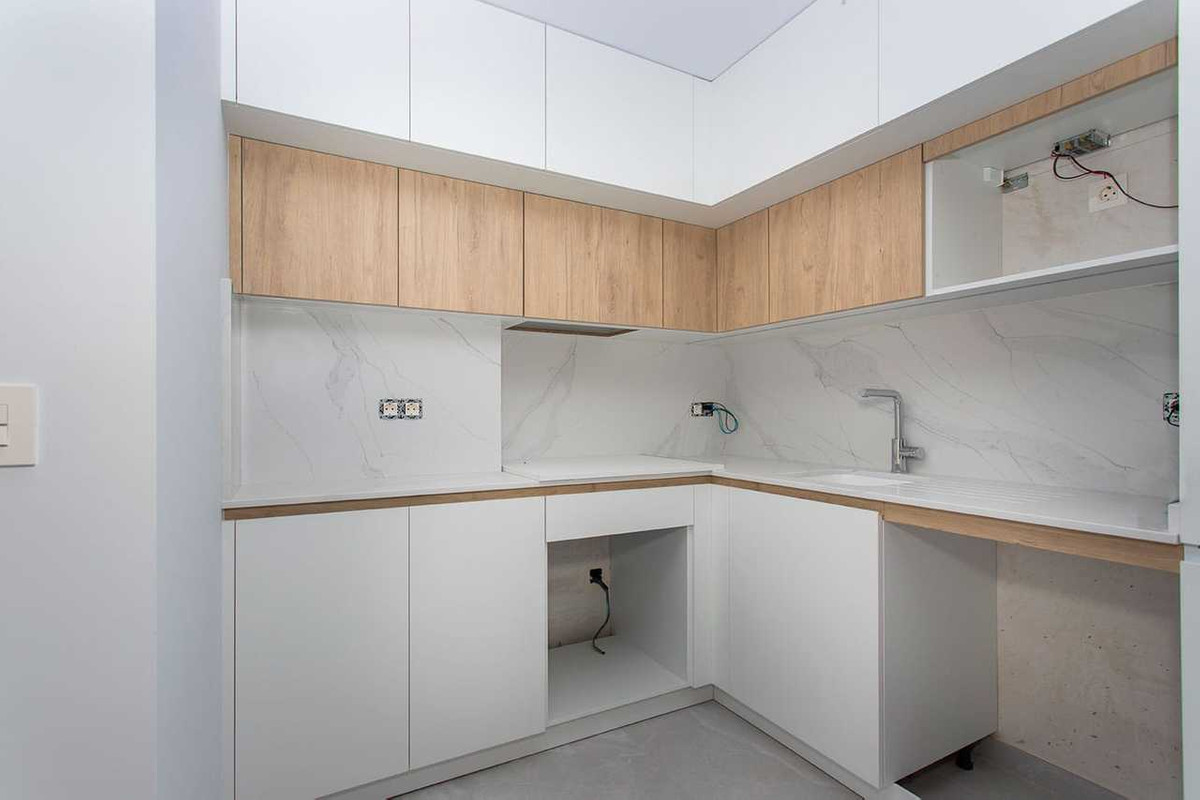 For sale - 2 Bedroom 2 Bathroom Apartment - Middle Floor Apartment in Torrevieja - Torrevieja Centro  - Alicante
