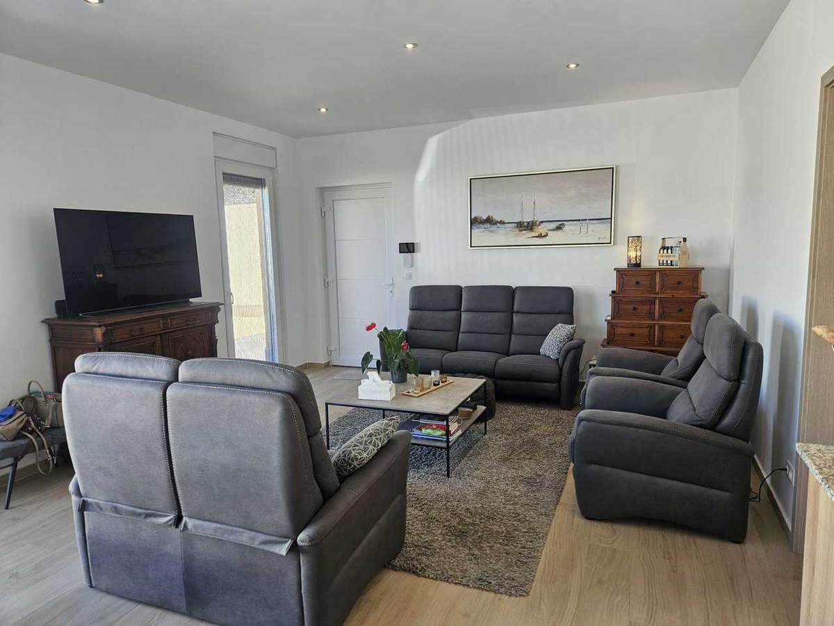 For sale - 4 Bedroom 2 Bathroom House - Detached Villa in Torrevieja - Torrevieja Centro  - Alicante