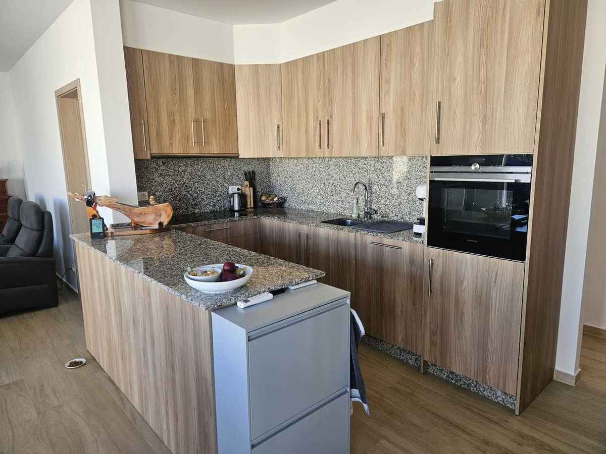 For sale - 4 Bedroom 2 Bathroom House - Detached Villa in Torrevieja - Torrevieja Centro  - Alicante