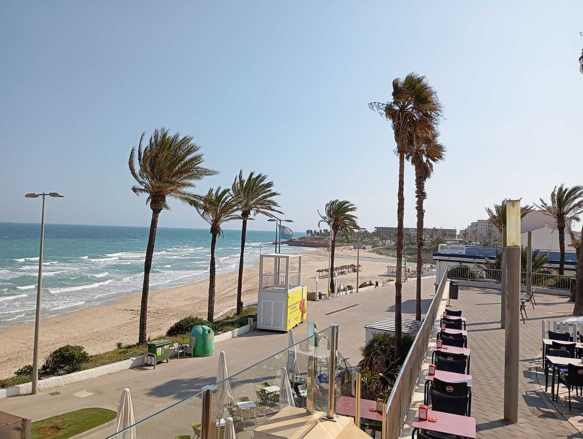 For sale - 3 Bedroom 2 Bathroom Apartment in Mil Palmeras  - Mil Palmeras  - Alicante