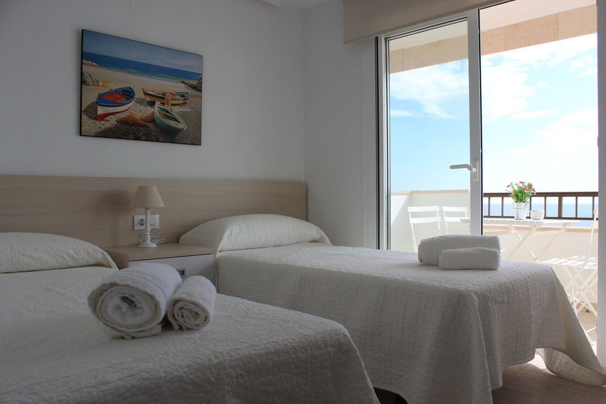 For sale - 3 Bedroom 2 Bathroom Apartment in Mil Palmeras  - Mil Palmeras  - Alicante