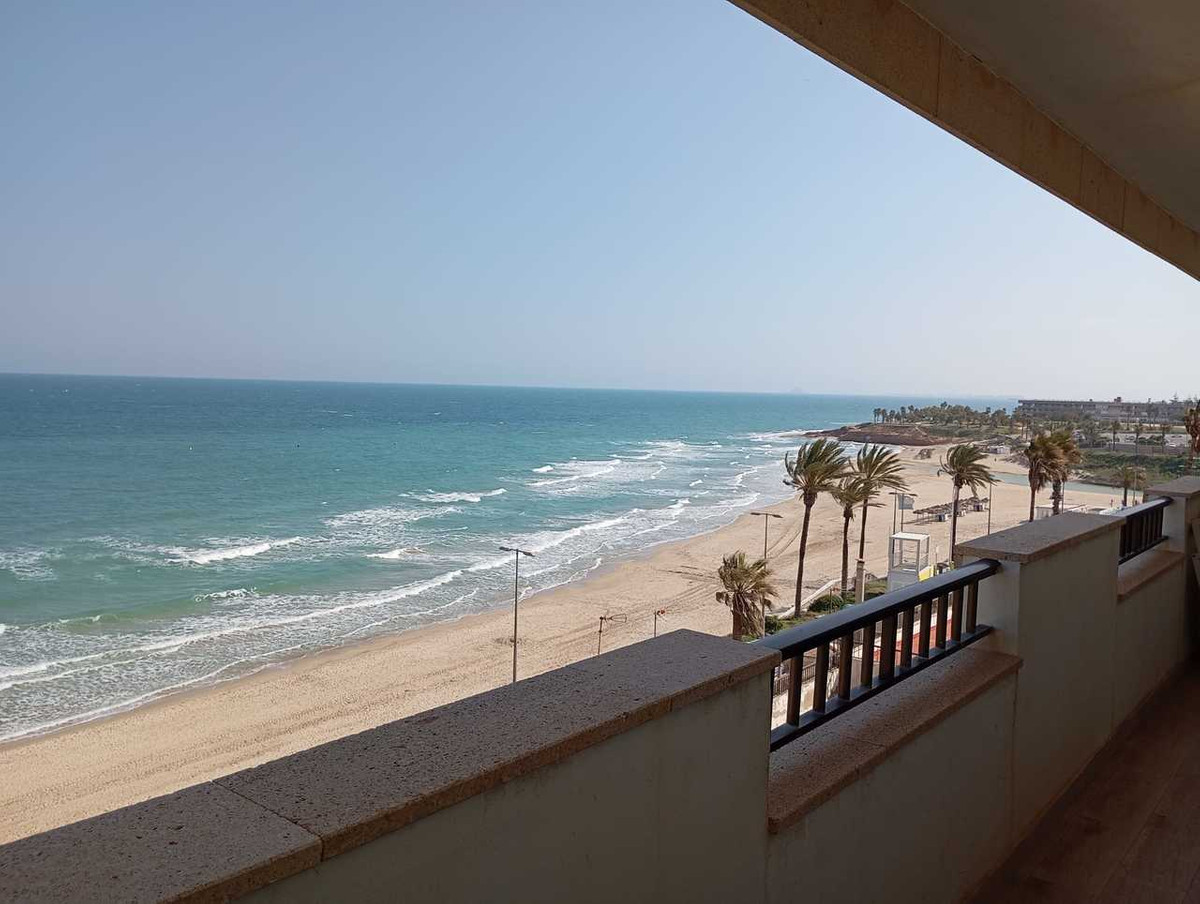 For sale - 3 Bedroom 2 Bathroom Apartment in Mil Palmeras  - Mil Palmeras  - Alicante
