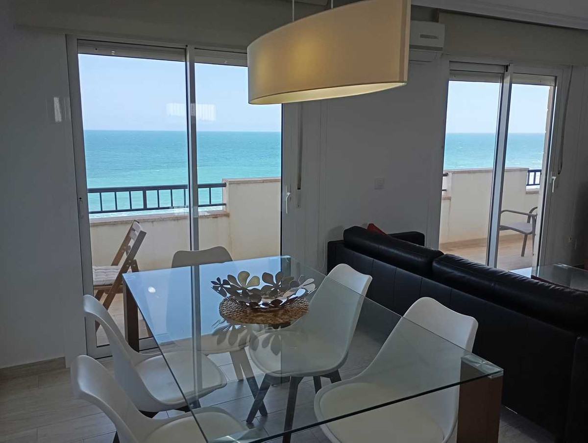 For sale - 3 Bedroom 2 Bathroom Apartment in Mil Palmeras  - Mil Palmeras  - Alicante