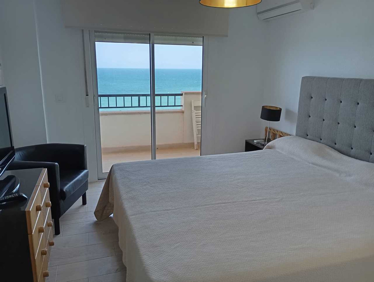 For sale - 3 Bedroom 2 Bathroom Apartment in Mil Palmeras  - Mil Palmeras  - Alicante
