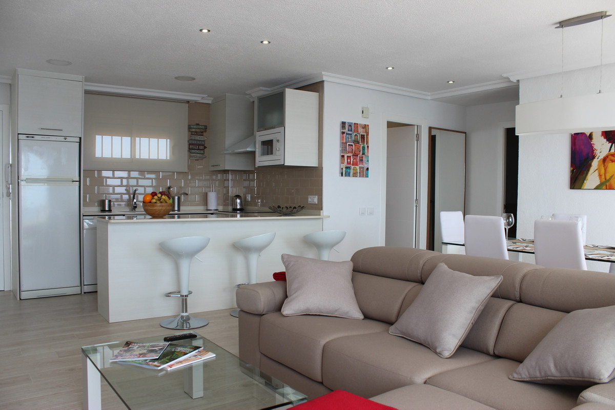For sale - 3 Bedroom 2 Bathroom Apartment in Mil Palmeras  - Mil Palmeras  - Alicante