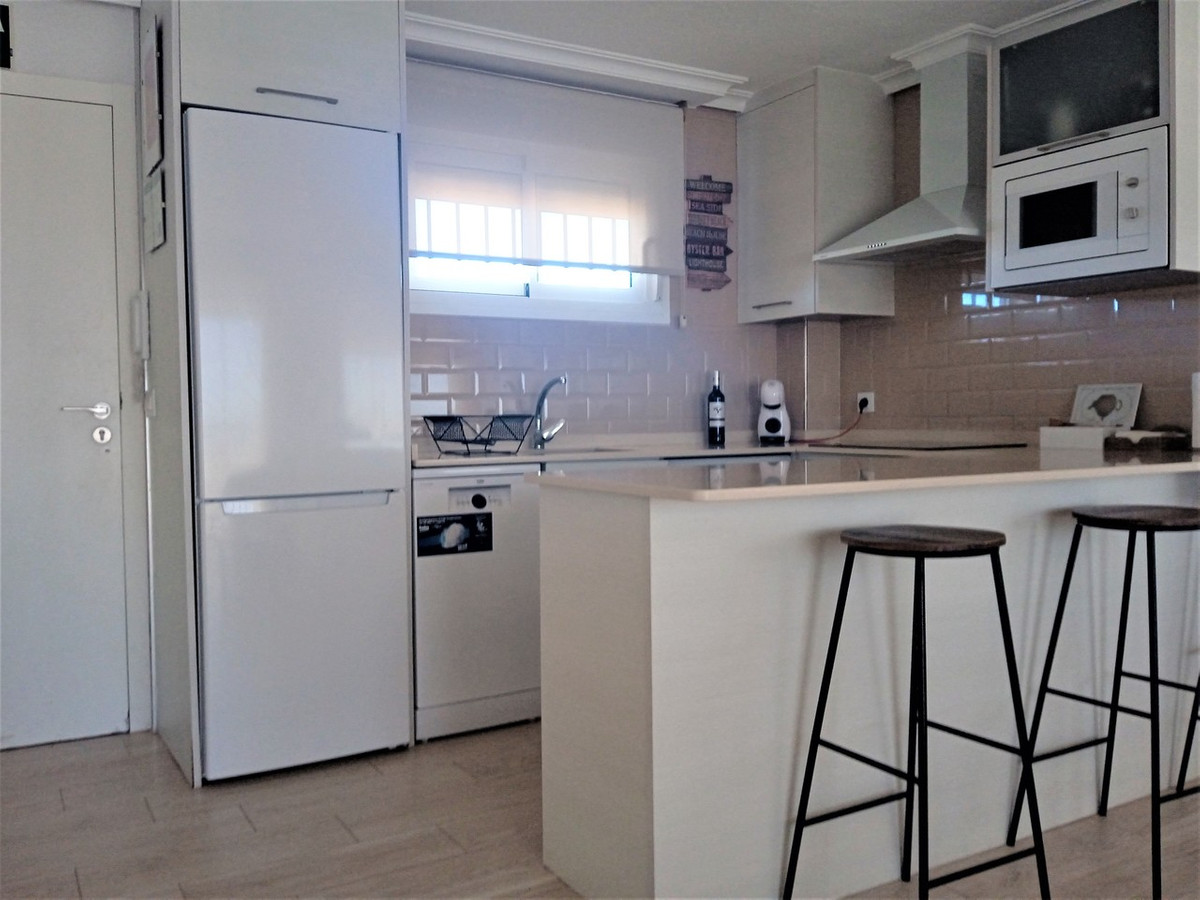 For sale - 3 Bedroom 2 Bathroom Apartment in Mil Palmeras  - Mil Palmeras  - Alicante