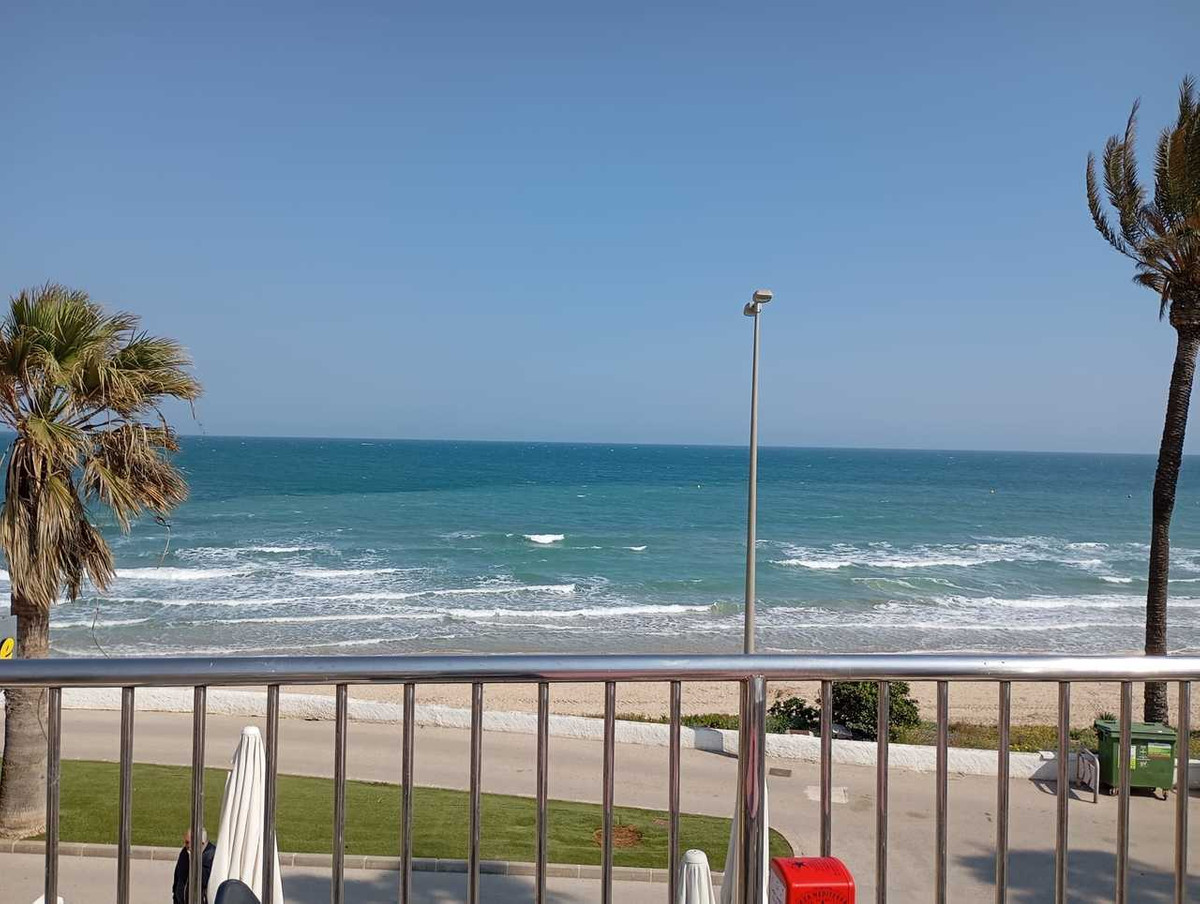 For sale - 3 Bedroom 2 Bathroom Apartment in Mil Palmeras  - Mil Palmeras  - Alicante