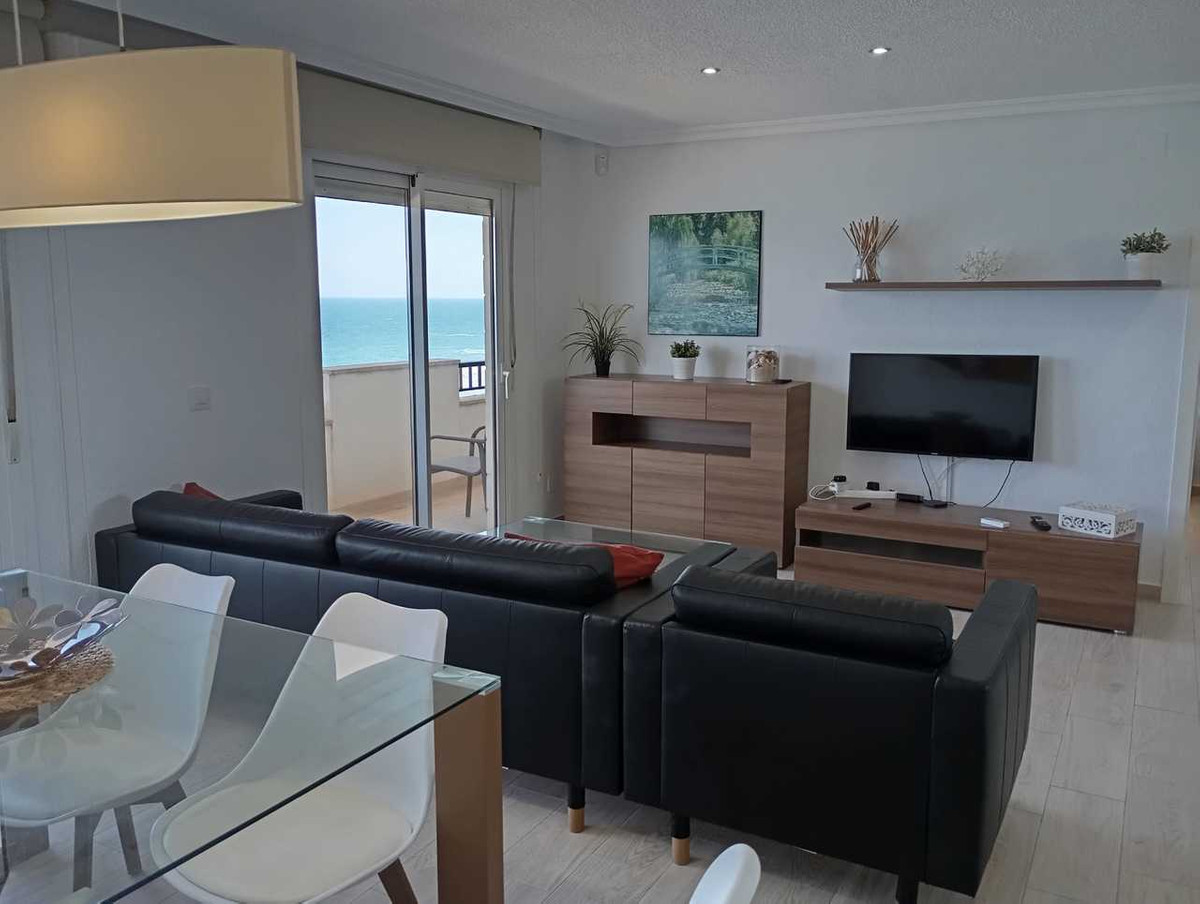 For sale - 3 Bedroom 2 Bathroom Apartment in Mil Palmeras  - Mil Palmeras  - Alicante